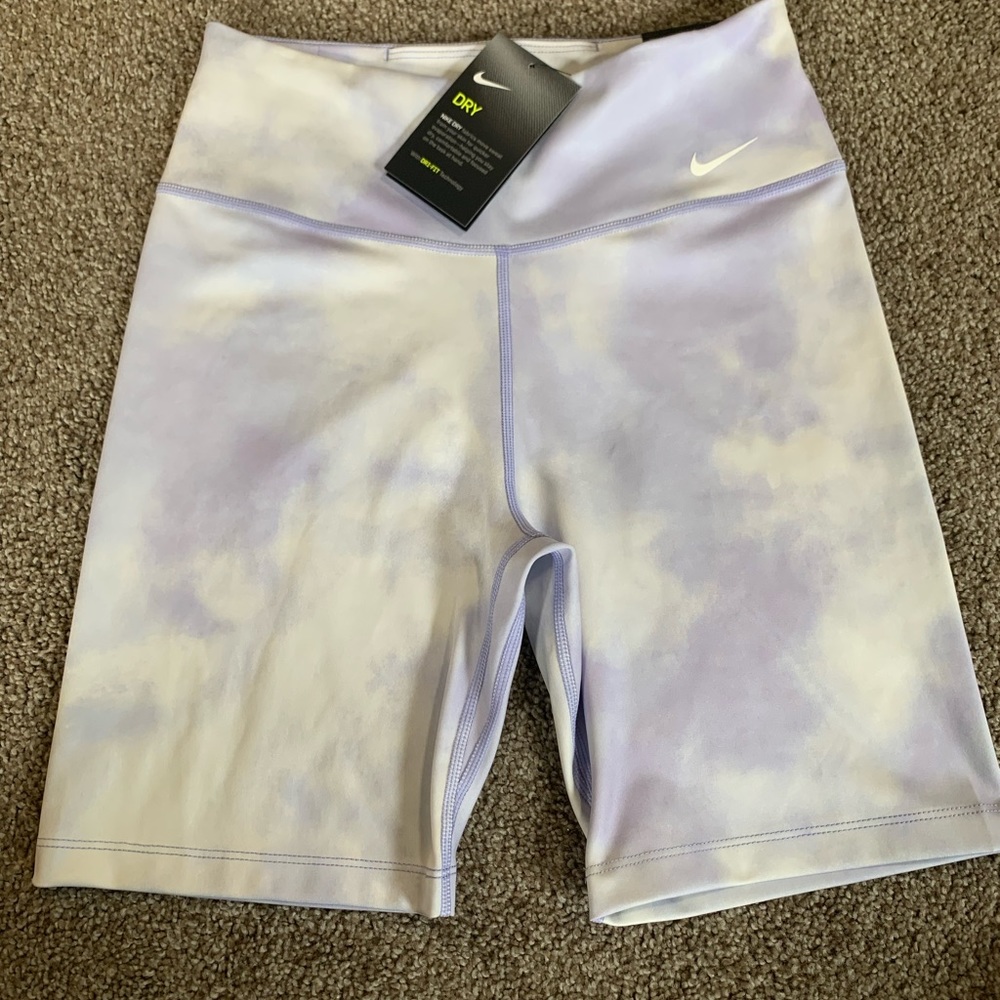 🆕 Women’s Nike DRI-FIT biker shorts